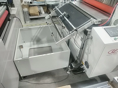 Automatic sheet feeder with feed bin